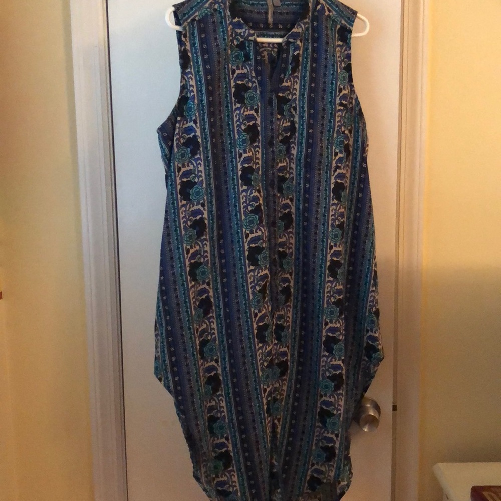 Sleeveless Button-down Tunic